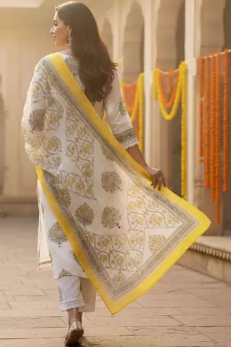 Ethnic Motifs Printed Regular Pure Cotton Straight Kurta With Trousers & Dupatta