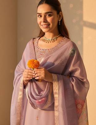 Floral Printed Thread Work Straight Kurta With Trousers & Dupatta 2