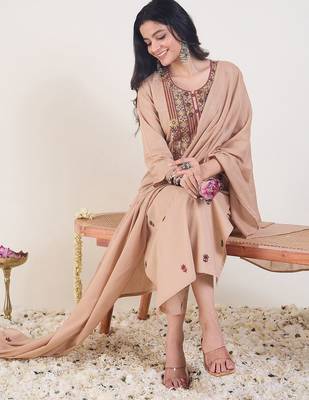 Ethnic Motifs Embroidered Thread Work Straight Kurta With Trousers & Dupatta 1