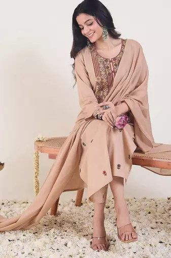 Ethnic Motifs Embroidered Thread Work Straight Kurta With Trousers & Dupatta