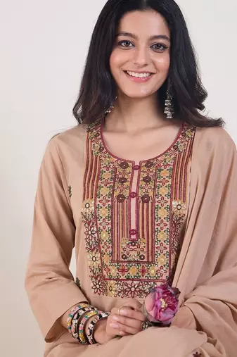 Ethnic Motifs Embroidered Thread Work Straight Kurta With Trousers & Dupatta