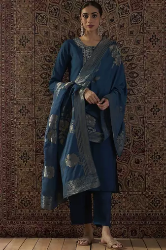 Ethnic Motifs Embroidered Round Neck Thread Work Kurta With Trousers & Dupatta