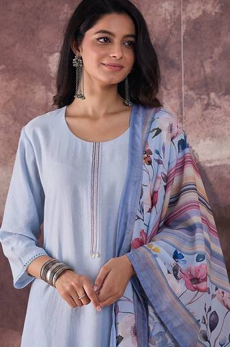 Self Design Regular Thread Work Kurta With Trousers & Dupatta