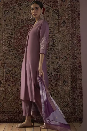 Floral Embroidered Thread Work Straight Kurta With Trousers & Dupatta