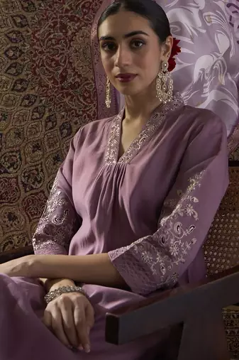 Floral Embroidered Thread Work Straight Kurta With Trousers & Dupatta