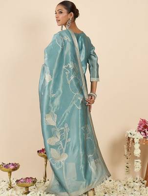 Women Regular Kurta with Trousers & With Dupatta 4