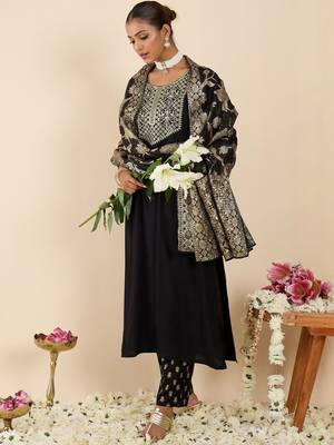 Women Ethnic Motifs Embroidered Regular Kurta with Trousers & With Dupatta 2