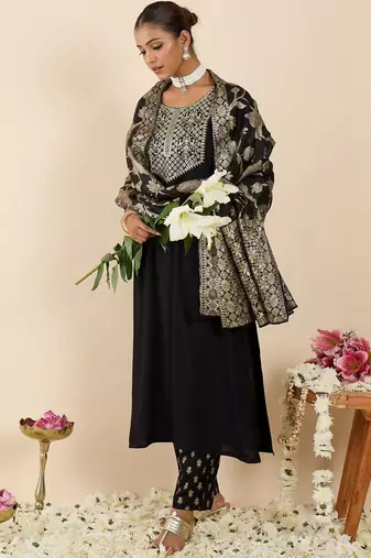 Women Ethnic Motifs Embroidered Regular Kurta with Trousers & With Dupatta