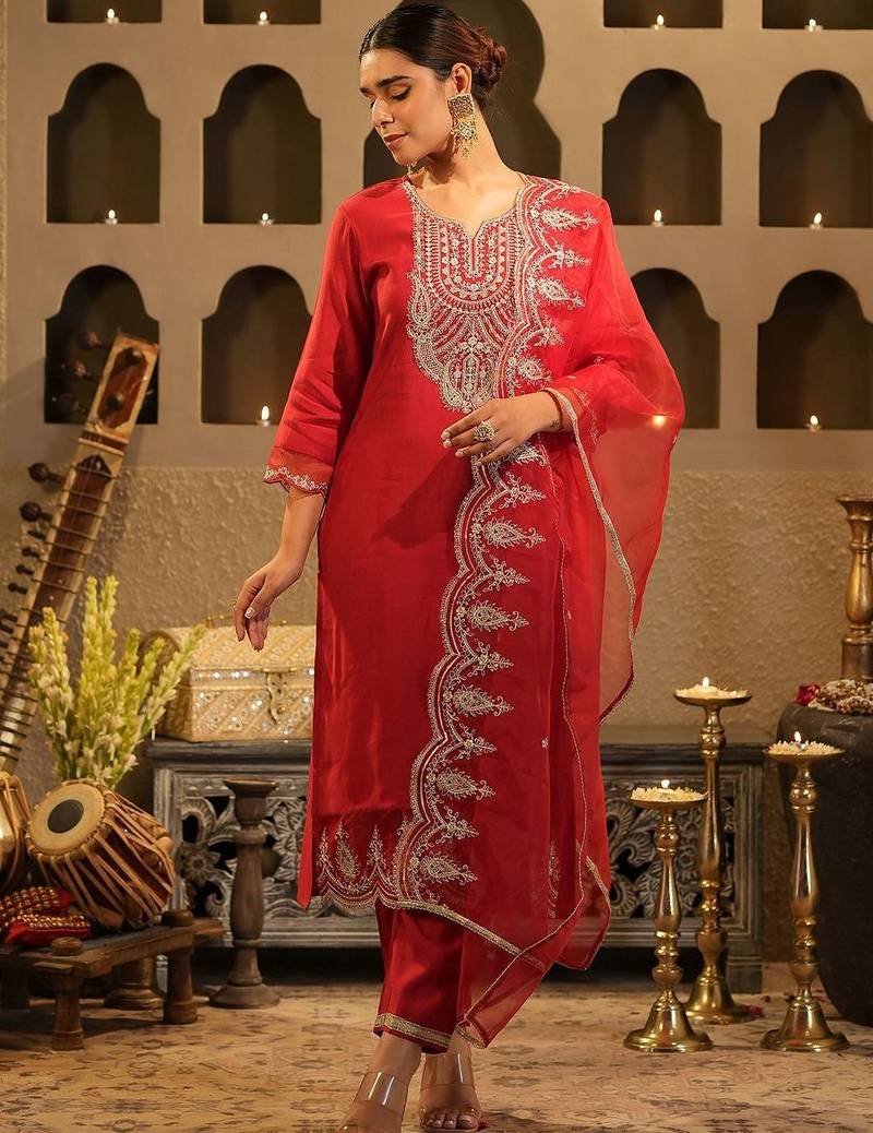Women Ethnic Motifs Embroidered Regular Kurta with Trousers & With Dupatta