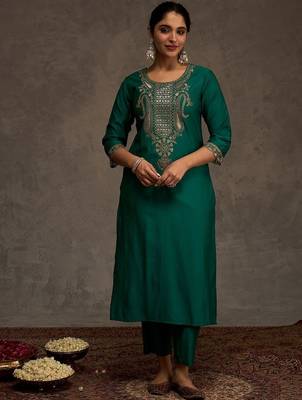 Women Ethnic Motifs Embroidered Kurta with Trousers & Dupatta 2