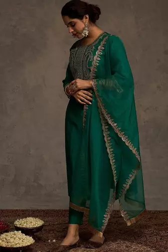 Women Ethnic Motifs Embroidered Kurta with Trousers & Dupatta