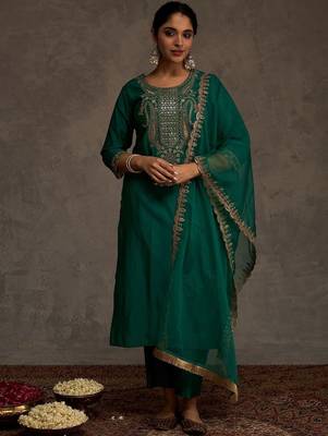 Women Ethnic Motifs Embroidered Kurta with Trousers & Dupatta 4