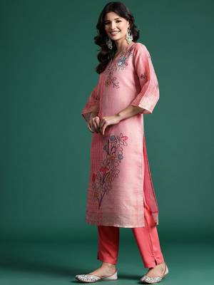 Floral Printed Sequinned Kurta With Trousers & Dupatta 6