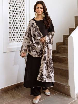 Women Regular Kurta with Trousers & With Dupatta 2