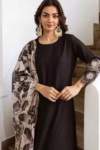 Women Regular Kurta with Trousers & With Dupatta