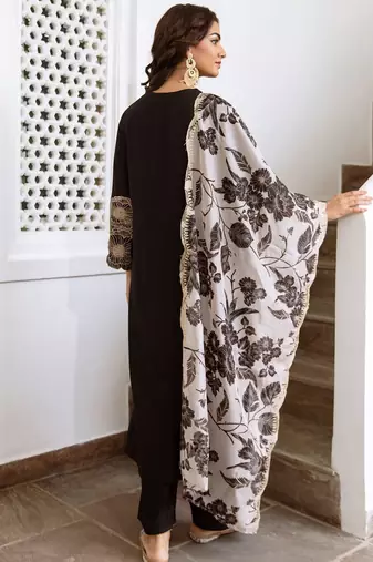 Women Regular Kurta with Trousers & With Dupatta