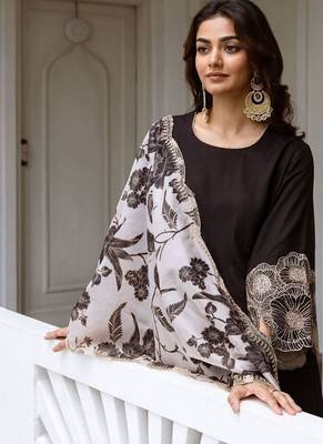 Women Regular Kurta with Trousers & With Dupatta 7