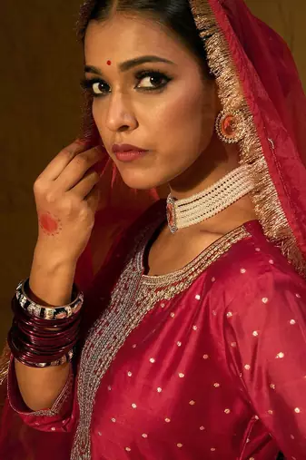 Red Embroidered Chanderi Silk Straight Zari Kurta With Trousers & Dupatta