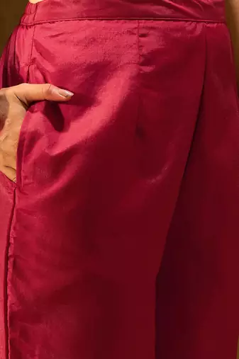 Red Embroidered Chanderi Silk Straight Zari Kurta With Trousers & Dupatta