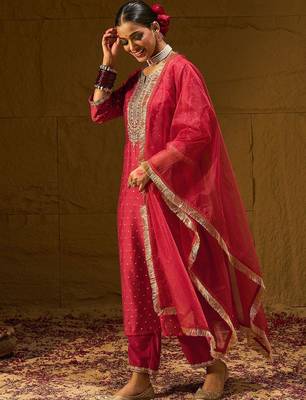 Red Embroidered Chanderi Silk Straight Zari Kurta With Trousers & Dupatta 5