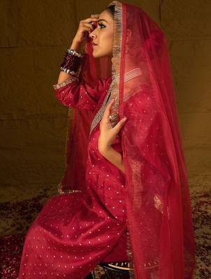 Red Embroidered Chanderi Silk Straight Zari Kurta With Trousers & Dupatta 7