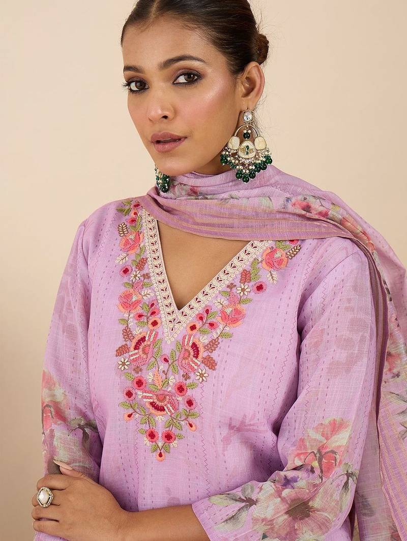 Women Floral Printed Regular Thread Work Linen Kurta with Trousers & With Dupatta