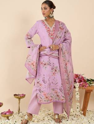 Women Floral Printed Regular Thread Work Linen Kurta with Trousers & With Dupatta 5