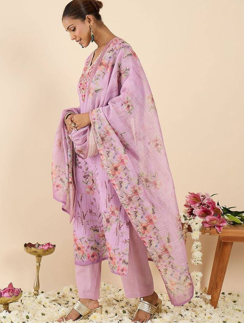 Women Floral Printed Regular Thread Work Linen Kurta with Trousers & With Dupatta