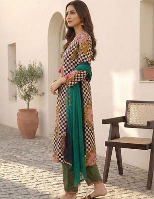 Women Printed Regular Pure Cotton Kurta with Trousers & With Dupatta 5