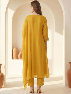 Women Ethnic Motifs Embroidered Empire Thread Work Kurta with Trousers & With Dupatta 3