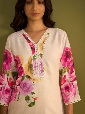 Floral Printed V-Neck Linen Straight Kurta With Trousers & Dupatta 3