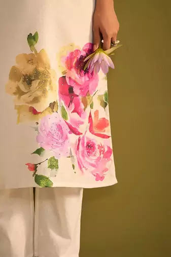 Floral Printed V-Neck Linen Straight Kurta With Trousers & Dupatta