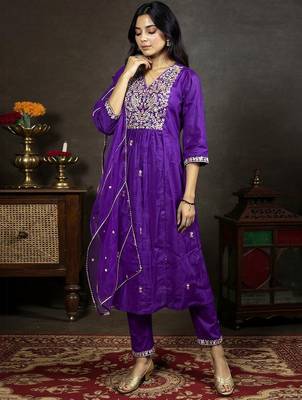 Floral Embroidered Empire Aari Work A-Line Kurta & Trousers With Dupatta 1