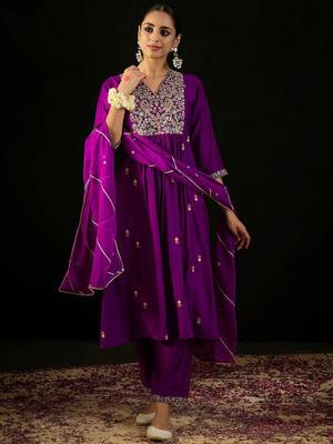 Floral Embroidered Empire Aari Work A-Line Kurta & Trousers With Dupatta 2