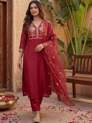 Women Ethnic Motifs Embroidered Regular Kurta with Trousers & With Dupatta 1