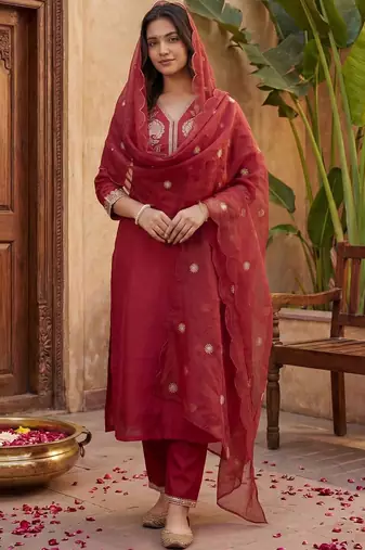 Women Ethnic Motifs Embroidered Regular Kurta with Trousers & With Dupatta