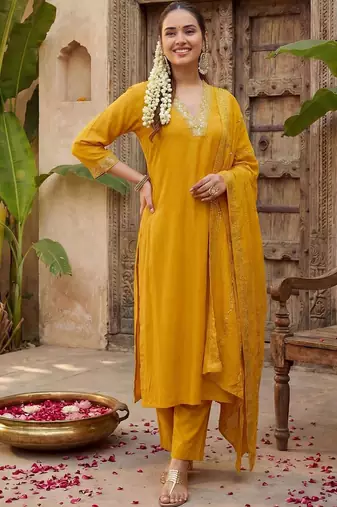 Women Regular Kurta with Trousers & With Dupatta