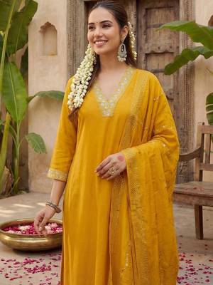Women Regular Kurta with Trousers & With Dupatta 3