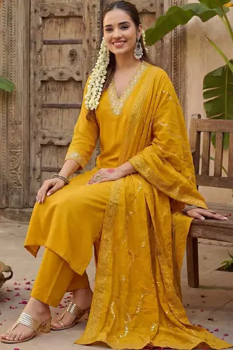 Women Regular Kurta with Trousers & With Dupatta