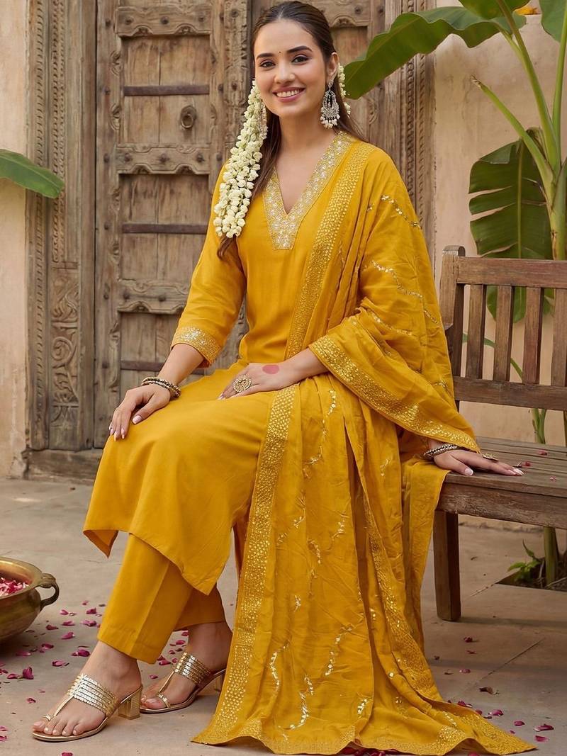 Women Regular Kurta with Trousers & With Dupatta
