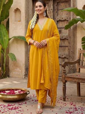 Women Regular Kurta with Trousers & With Dupatta 6