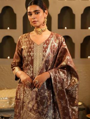 Women Ethnic Motifs Regular Kurta with Trousers & With Dupatta 5