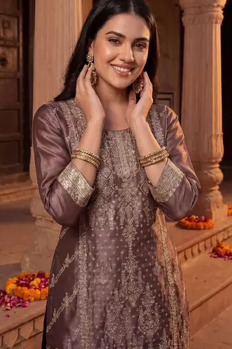 Women Ethnic Motifs Embroidered Regular Kurta with Trousers & With Dupatta