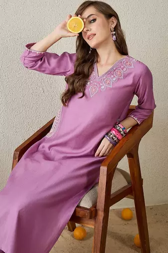 Women Ethnic Motifs Embroidered Regular Thread Work Kurta with Trousers