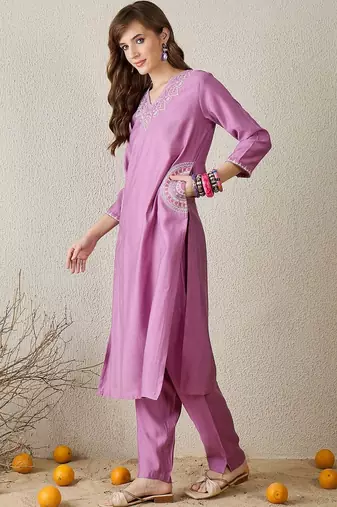 Women Ethnic Motifs Embroidered Regular Thread Work Kurta with Trousers