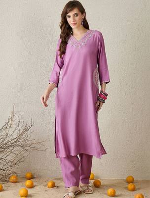 Women Ethnic Motifs Embroidered Regular Thread Work Kurta with Trousers 6