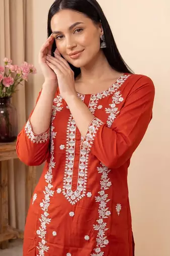 Women Ethnic Motifs Embroidered Regular Thread Work Kurta with Trousers