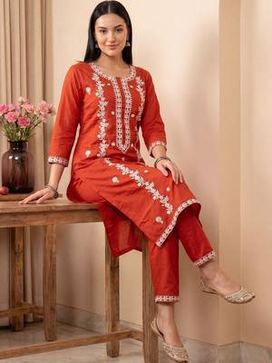 Women Ethnic Motifs Embroidered Regular Thread Work Kurta with Trousers 5