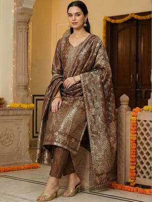 Women Regular Kurta with Trousers & With Dupatta 5