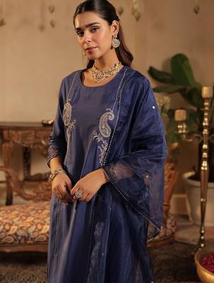 Women Ethnic Motifs Embroidered Regular Thread Work Kurta with Trousers & With Dupatta 1